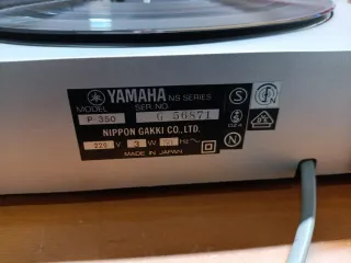 Tocadiscos Yamaha P-350
