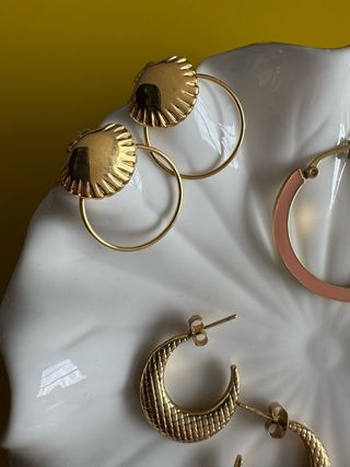 Lote 3 pares pendientes Lõu Yetu oro y rosa