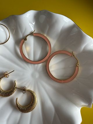 Lote 3 pares pendientes Lõu Yetu oro y rosa