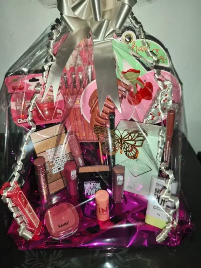 Cesta regalo cumpleaños mujer