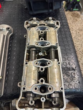 Culata y Tapa Balancines Honda CBF 1000 SC57E