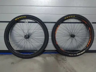 Llantas MTB 29 con cubiertas Maxxis