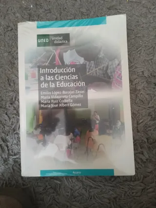 Introducción a las ciencias de la educación (UN...