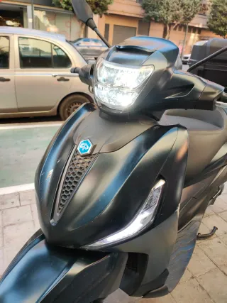 Piaggio Beverly Y 300 Hp-E