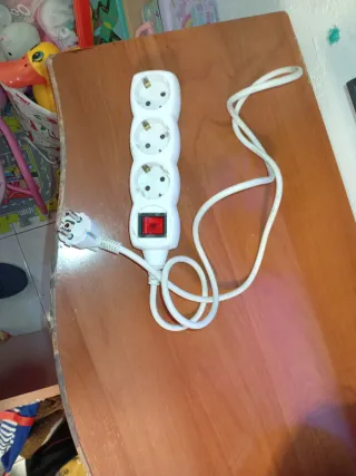 Regleta 4 enchufes con interruptor