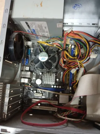 Caja Torre PC con Placa y Cableado