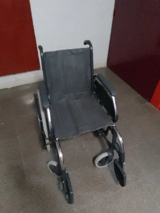 Silla de ruedas plegable