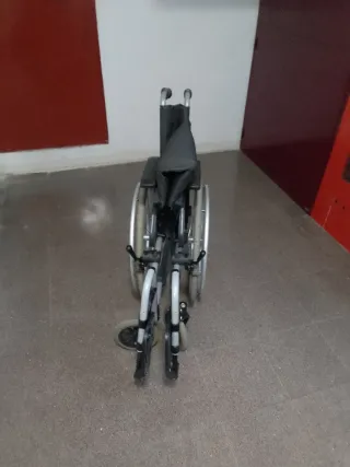 Silla de ruedas plegable