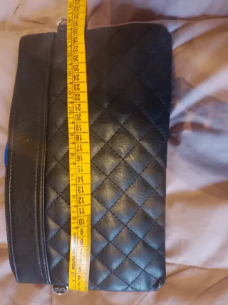 Bolso de mano acolchado negro