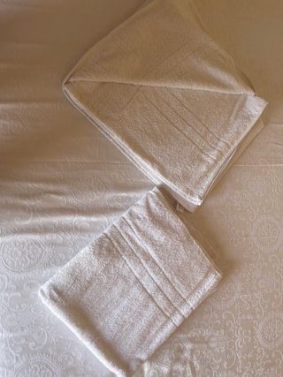 Biancheria nuova 100% cotone per la casa o b&b