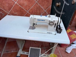 Máquina de coser profesional Refrey 427