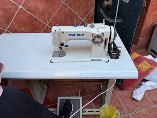 Máquina de coser profesional Refrey 427