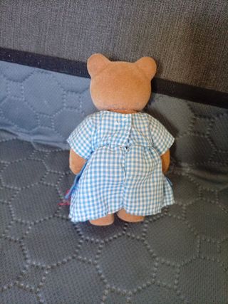 Oso de peluche vintage con vestido