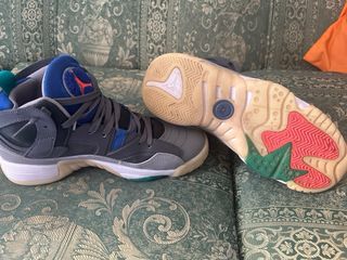 Tenis Jordan Azul y Gris