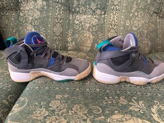 Tenis Jordan Azul y Gris