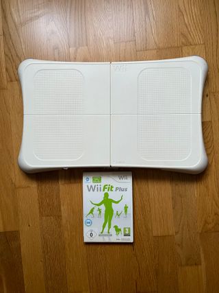 Wii Balance Board + Wii Fit Plus