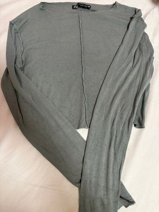 Camiseta Zara manga larga verde talla S