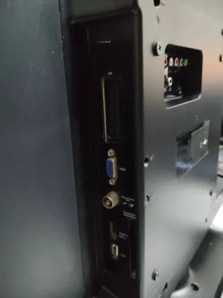 Televisión TCL 32" negra