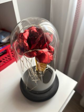 Rosa de cristal con luces LED