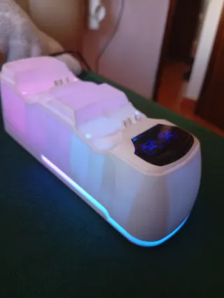 Cargador Doble Mando PS4 con Luces LED