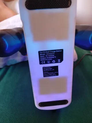 Cargador Doble Mando PS4 con Luces LED