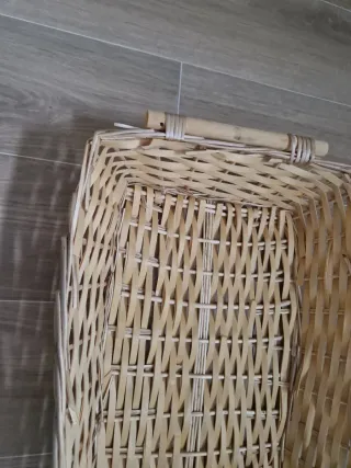 Cesta de mimbre fino artesanal