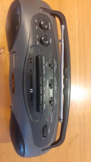 Radio Casete GoldStar Negra/Gris