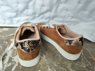 Zapatillas Marrones y Multicolor