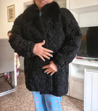 Abrigo de astracán negro