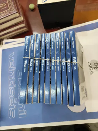 10 Tomos: Franco. Biografia