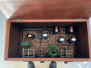 RADIO A VALVULAS AÑOS 20 TIPO COFRE