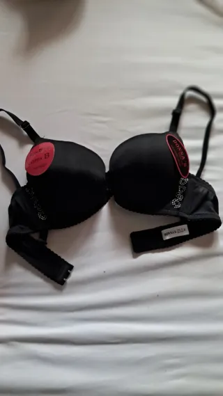 Sujetador push-up negro 95B. Ideal. Sin usar.