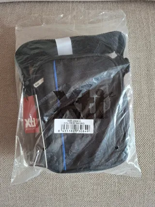 Bandolera Xti Negra con detalles azules