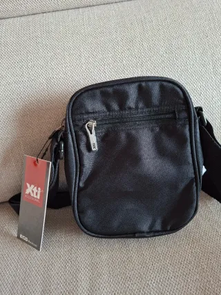 Bandolera Xti Negra con detalles azules