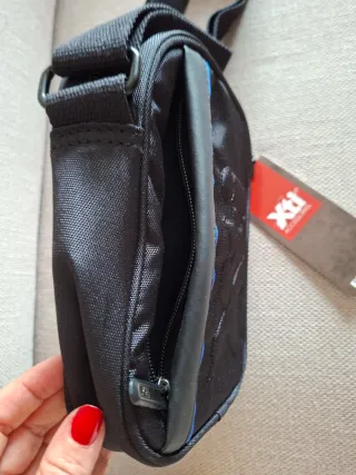 Bandolera Xti Negra con detalles azules