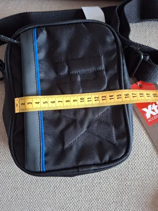Bandolera Xti Negra con detalles azules