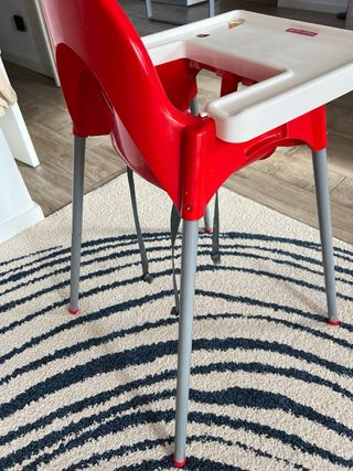 Trona infantil con reductor y funda a rayas