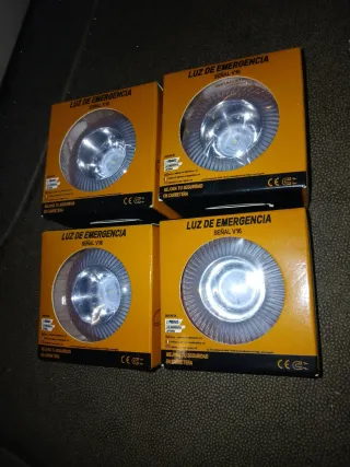 LOTE DE 4 BALIZAS DE EMERGENCIA V-16.