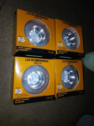 LOTE DE 4 BALIZAS DE EMERGENCIA V-16.