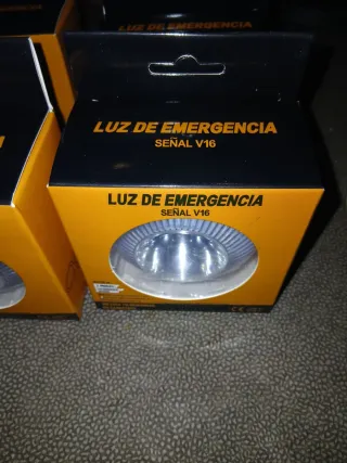 LOTE DE 4 BALIZAS DE EMERGENCIA V-16.