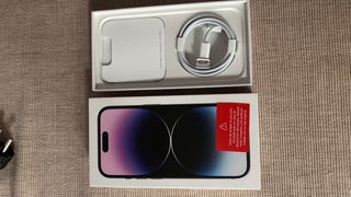 iPhone 14 Pro 128GB Morado + Funda Azul