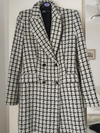 Abrigo Zara Cuadros Blanco y Negro Talla S