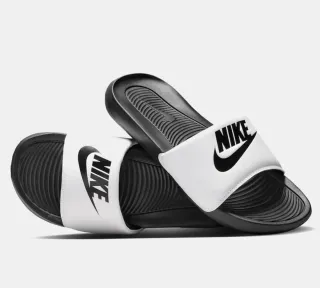 Chanclas Nike Blancas y Negras