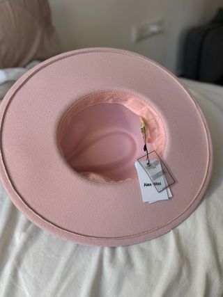 Sombrero rosa suave con trenza