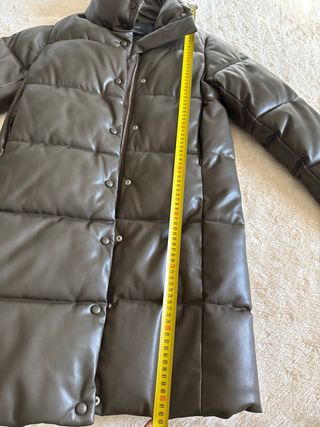 Abrigo polipiel acolchado marrón