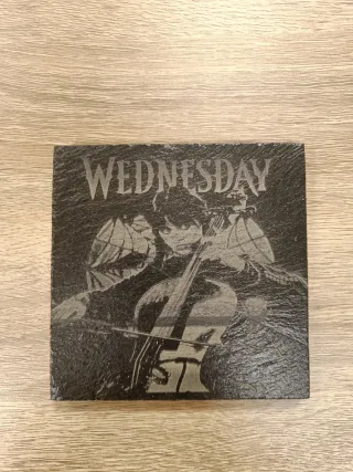 Posavasos o imán Wednesday con violín