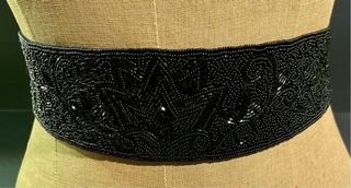 Cinturón Negro Bordado con Azabache