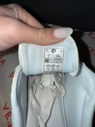 Zapatillas Veja Blancas y Beige