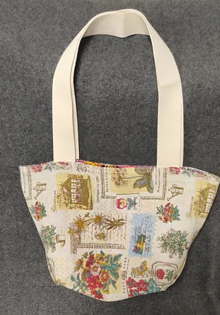 Bolso reversible estampado floral