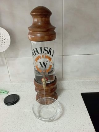 Dispensador de Whisky de Madera y Cristal